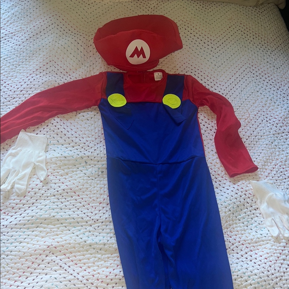 Super Mario kids costume. Size small.
